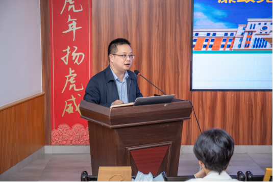 【清廉建设进行时】筑牢思想防线  勇于担当作为——邵阳市中心医院党委委员、纪委书记龙腾讲廉政党课_邵阳头条网
